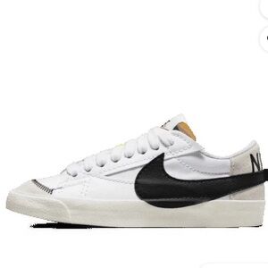 EUC Women’s Nike Blazer Low '77 Jumbo Size 8.5